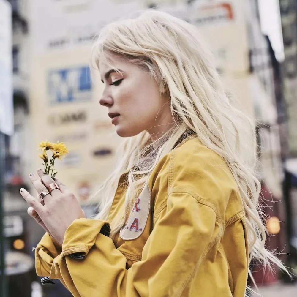 Halsey блондинка