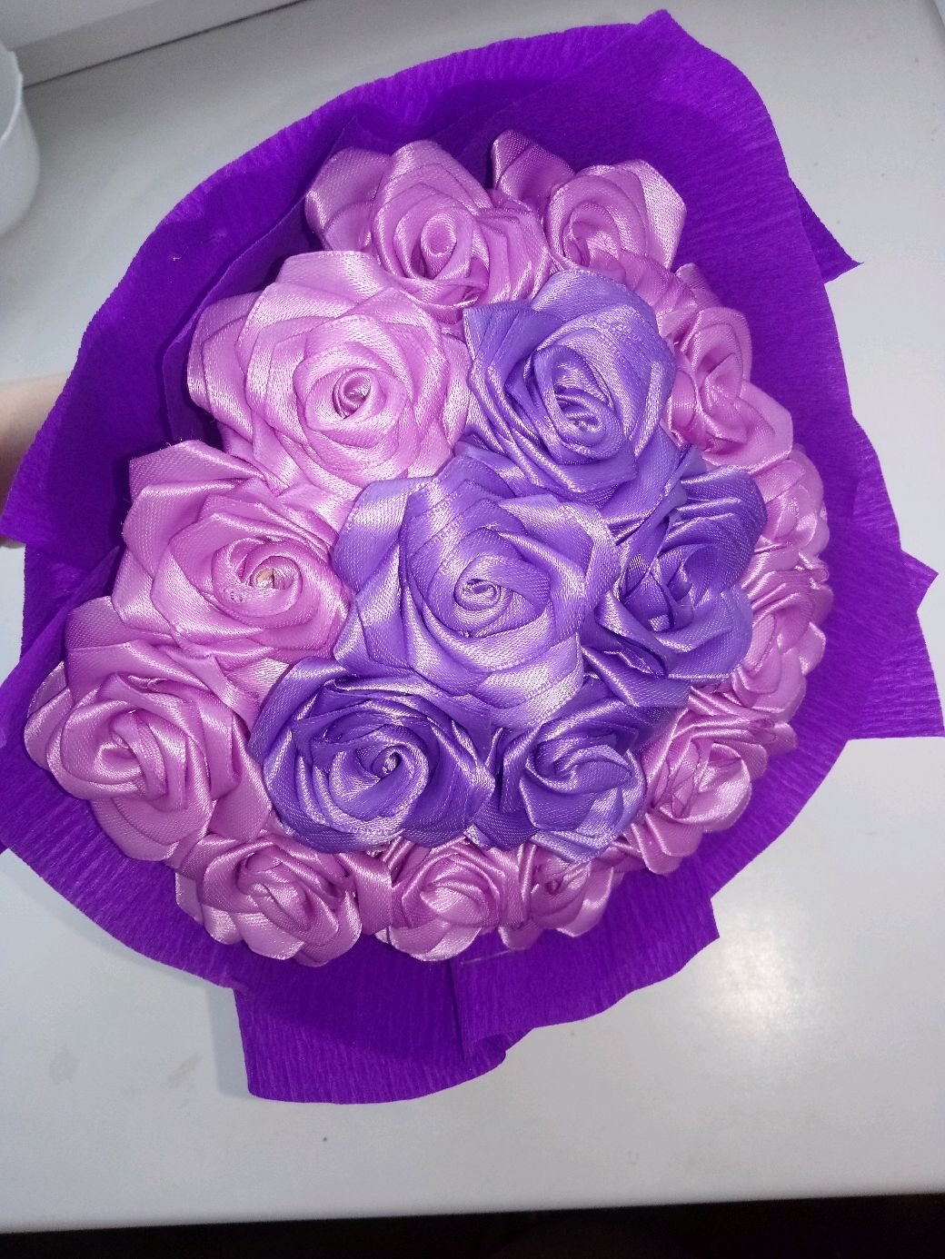 Букет роз из атласных лент