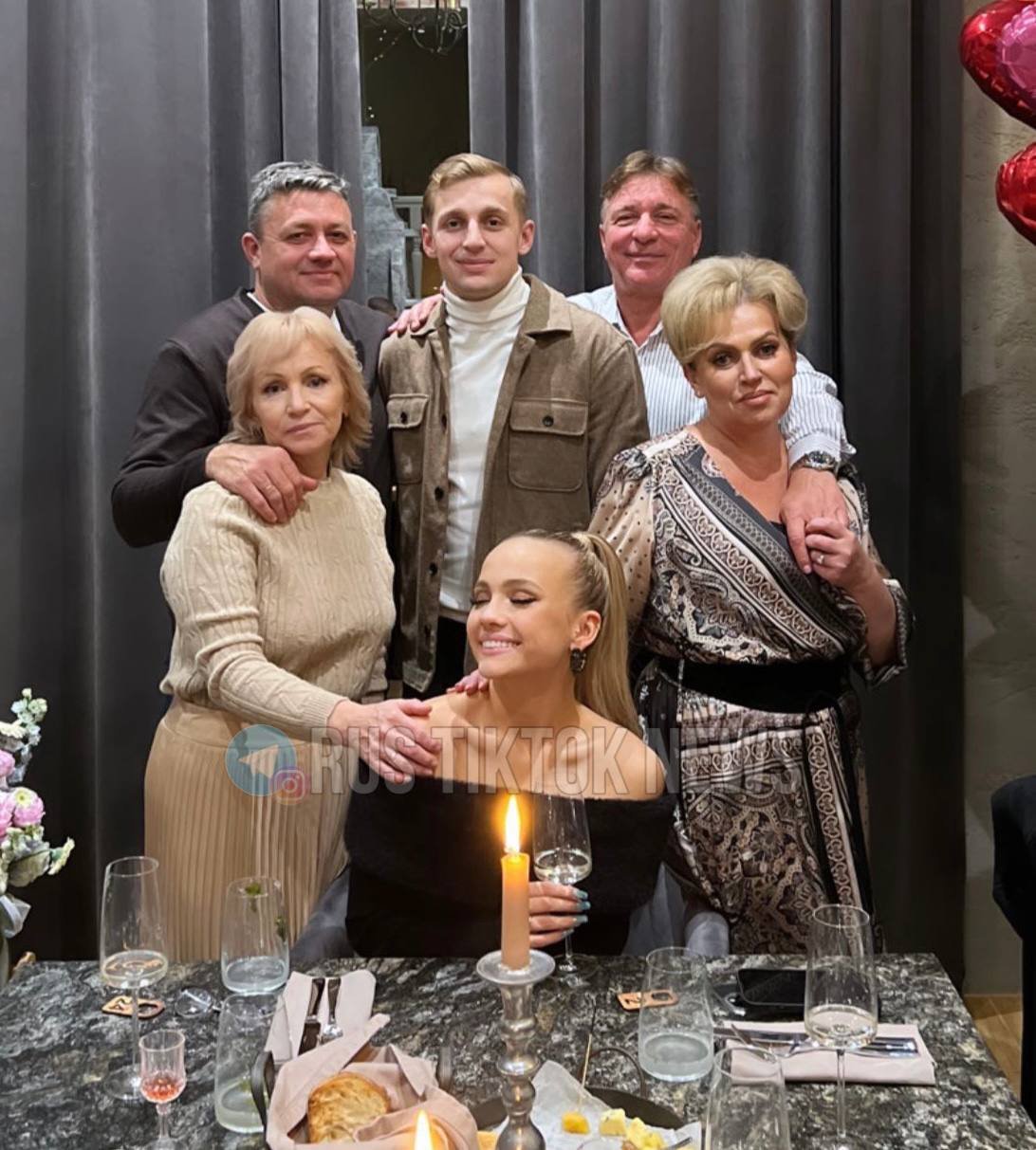Родители Саши Стоуна