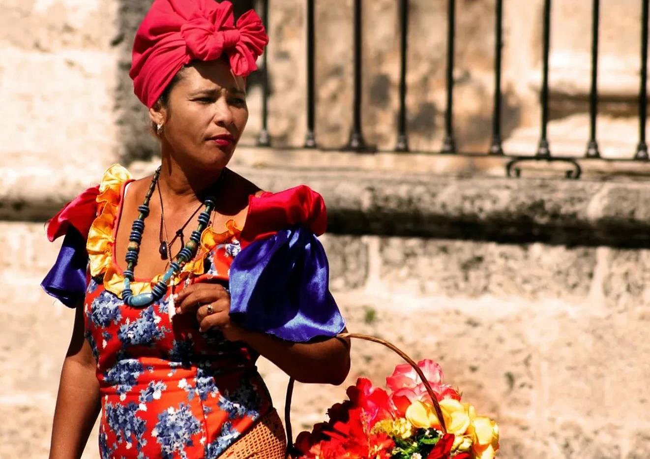 Известные кубинские. Куба и кубинцы. Кубинки в Гаване. Кубинские женщины. Колоритная женщина.