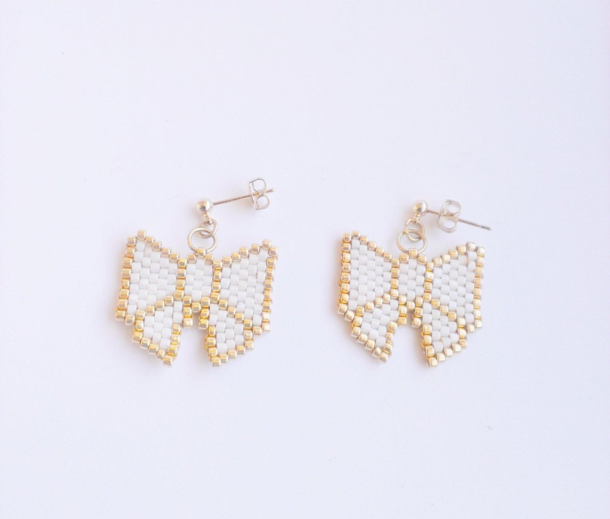 Сережки из бисера маленькие