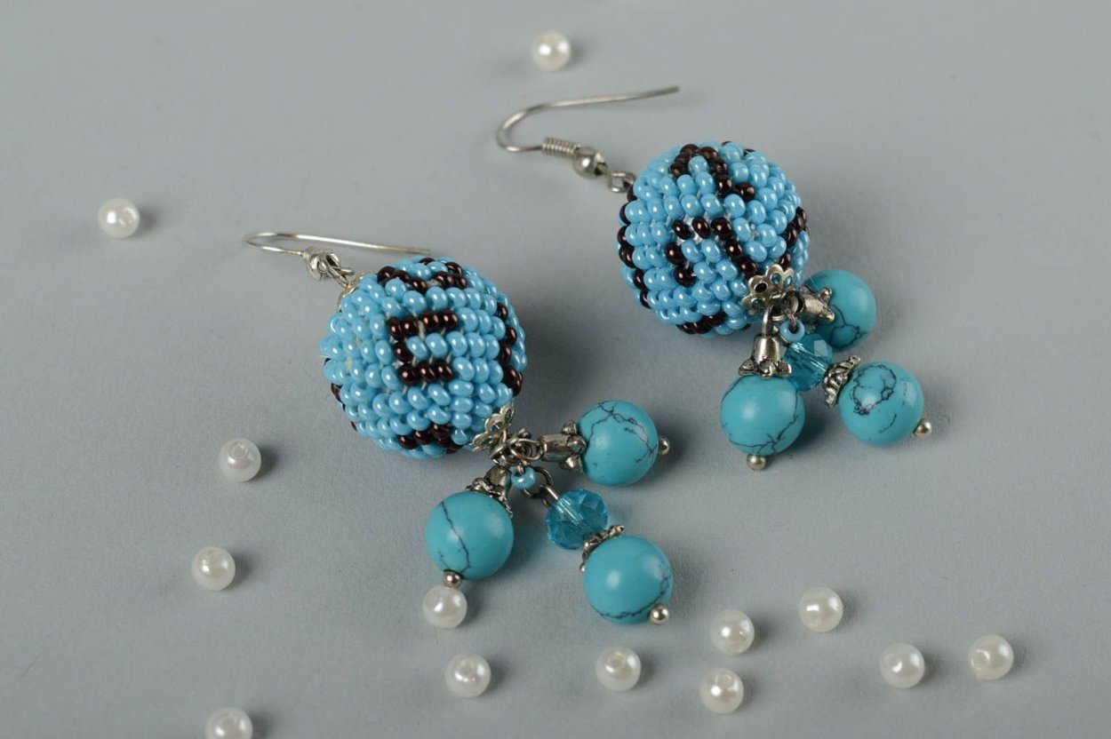 Серьги из чешского бисера