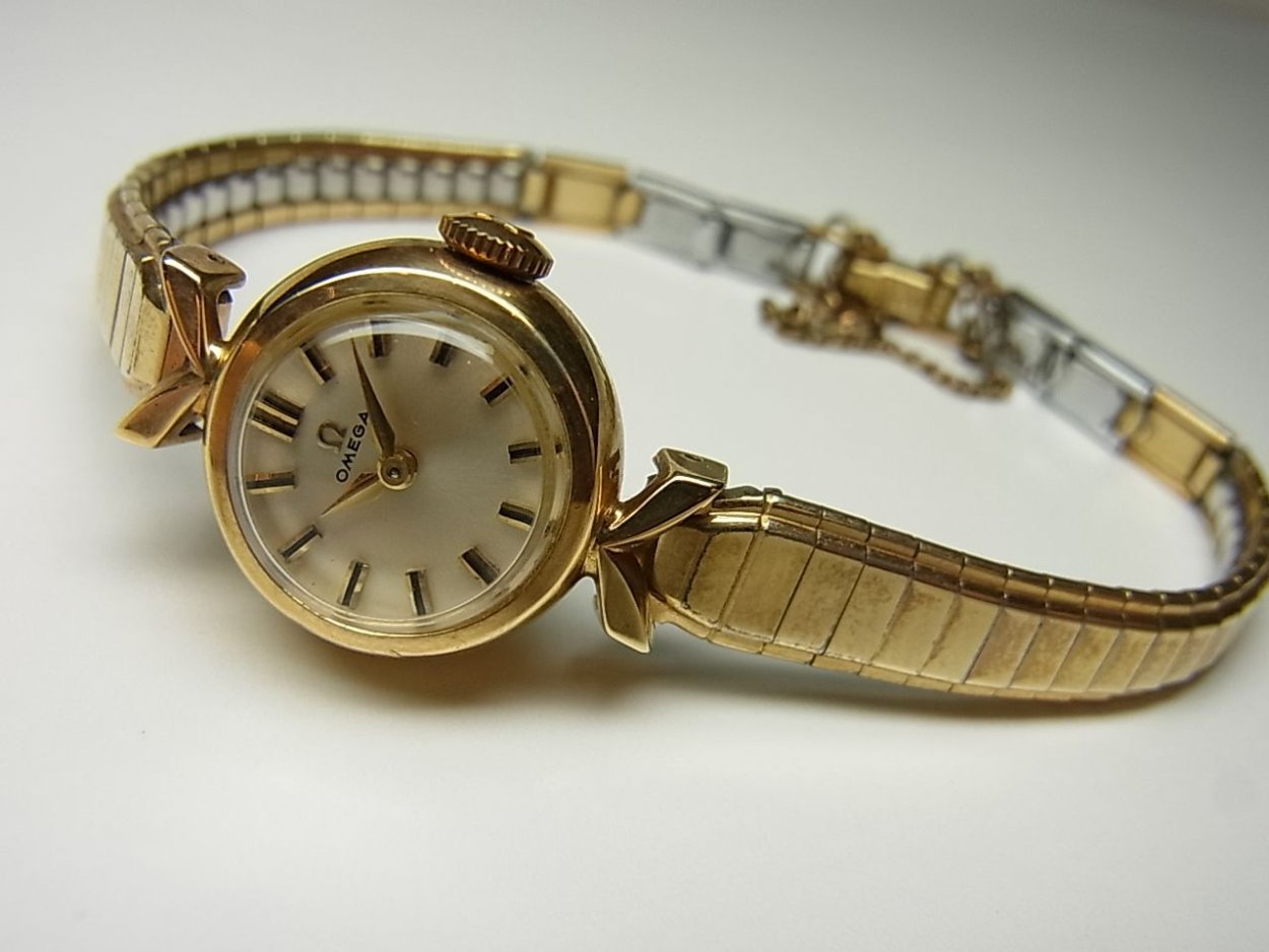 Часы Omega Geneve 1960s золотые