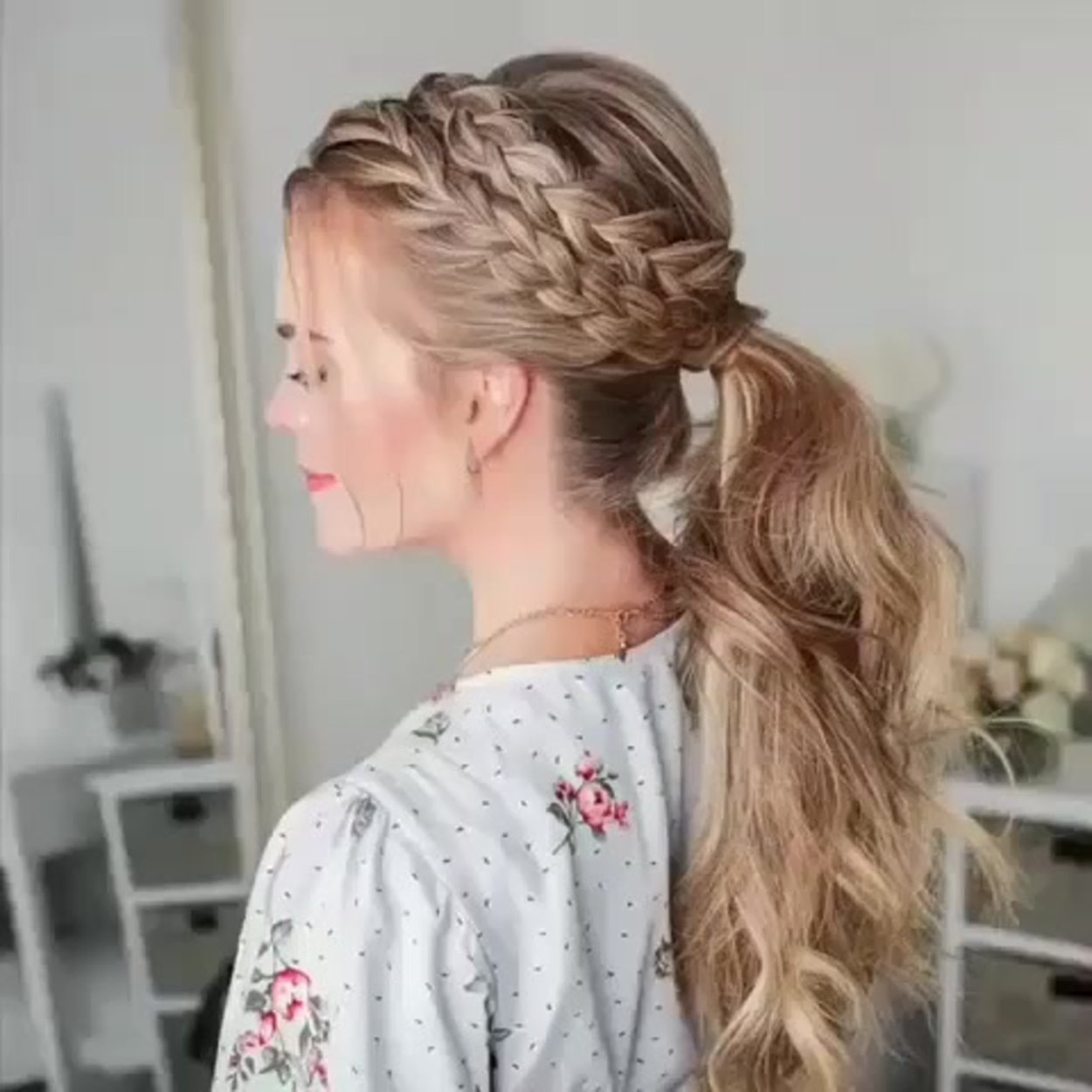 Прическа косичка с хвостиком