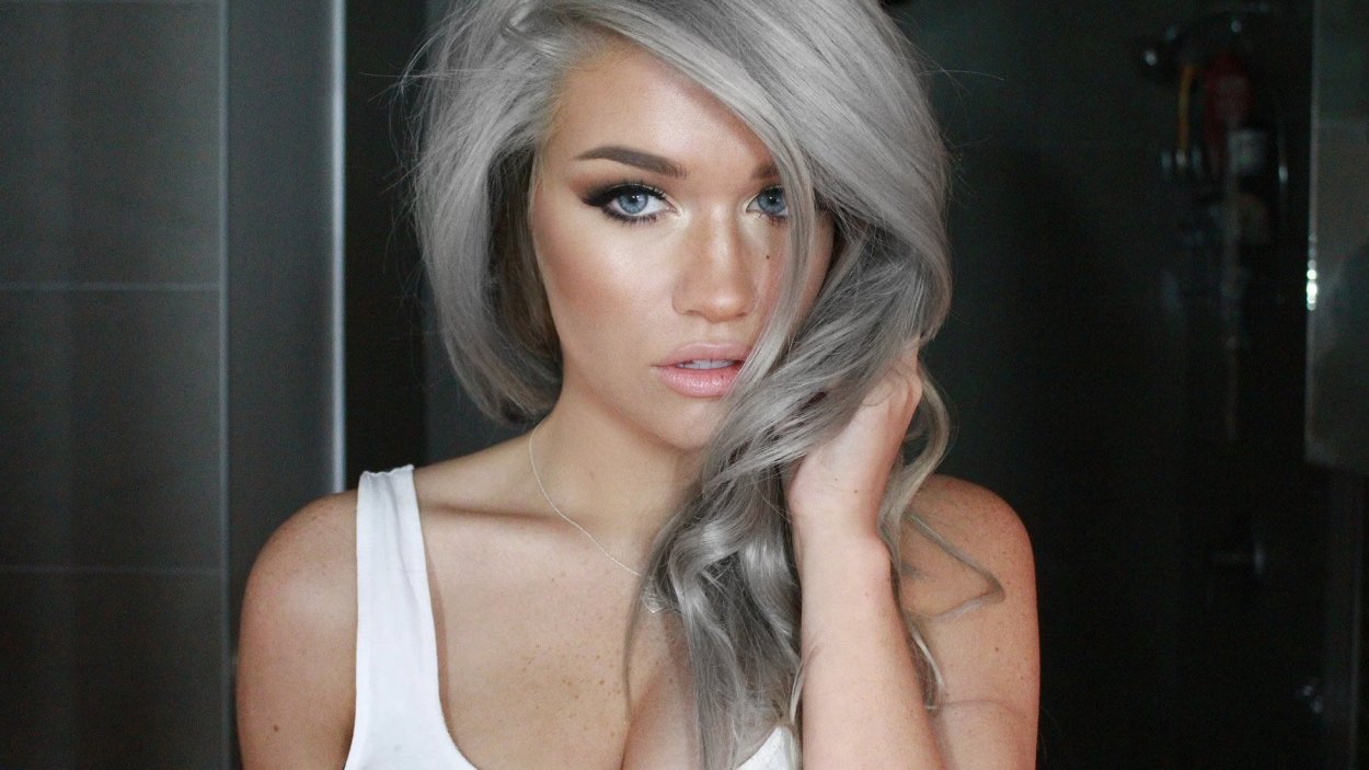 Дафна Хикс Grey hair