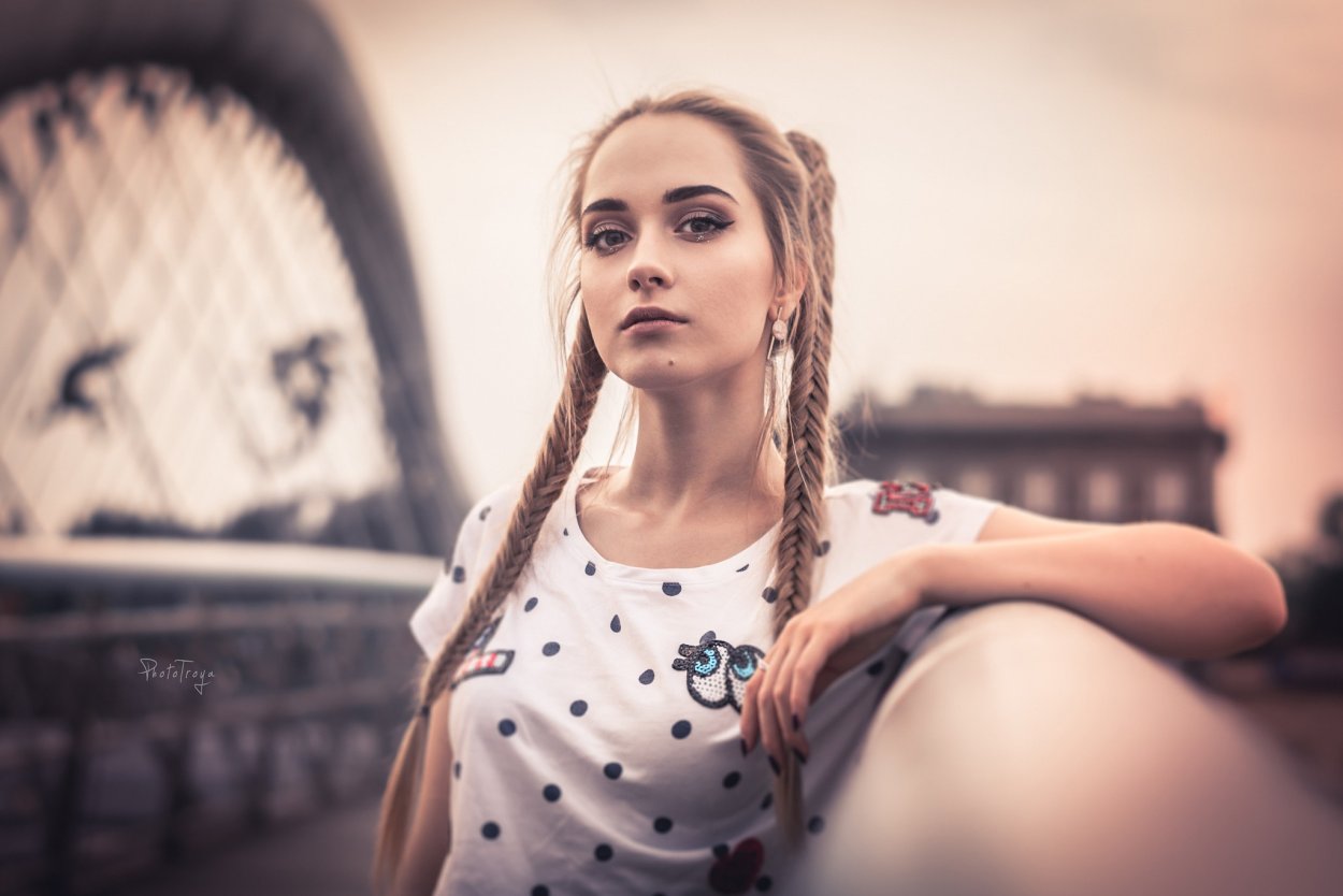 Мия Бойко с косичками