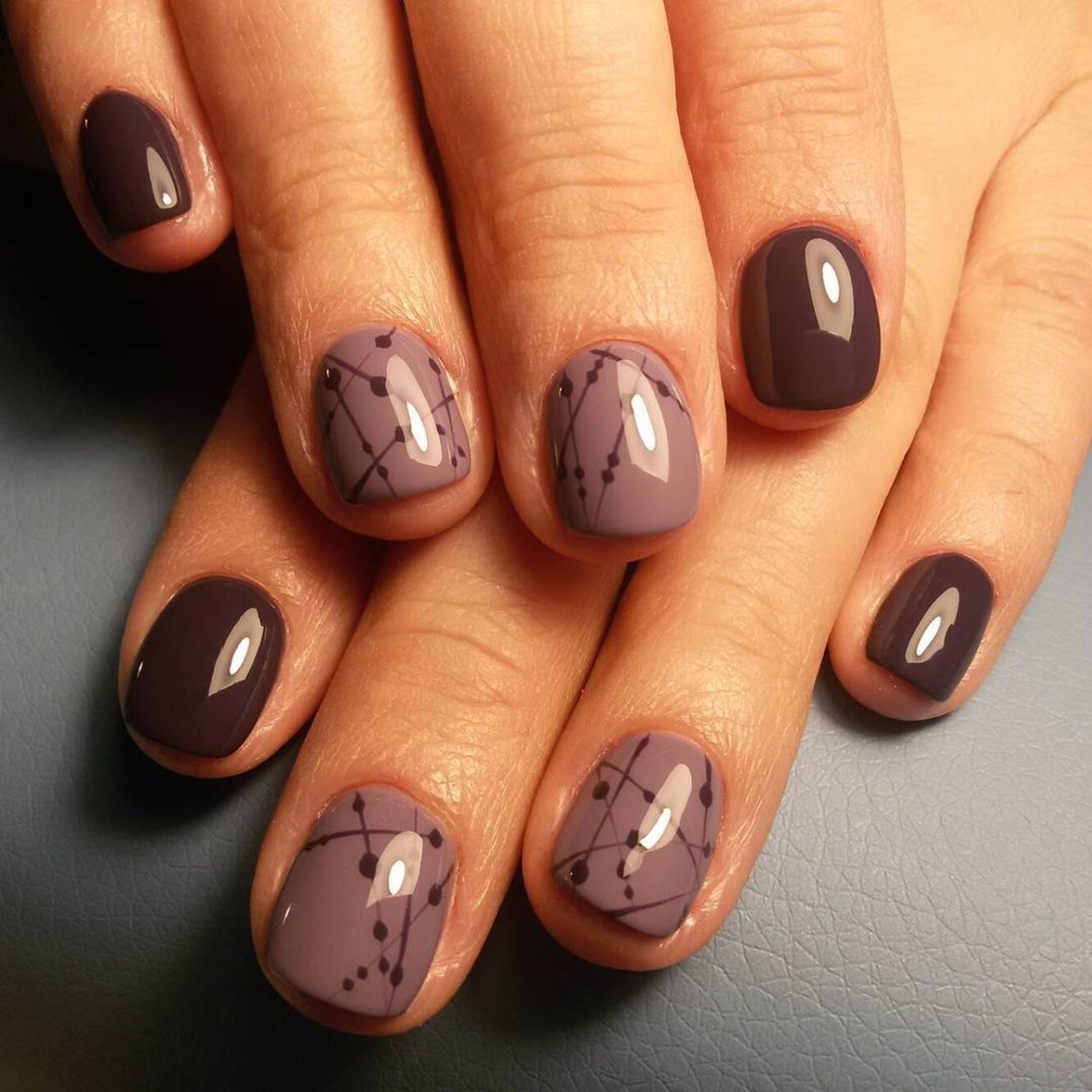 Кофейный маникюр на короткие