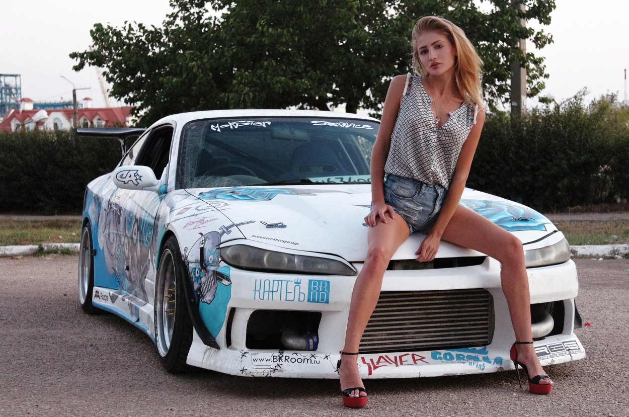 Nissan Silvia s15 и девушки