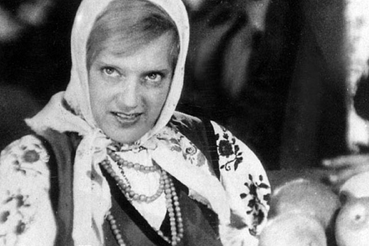 Марина Ладынина
