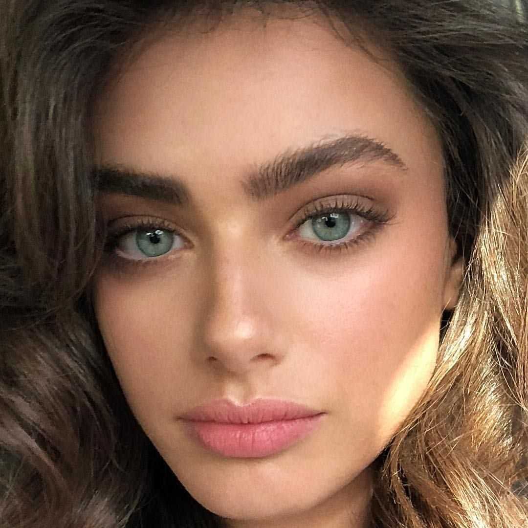 Яэль Шелбиа макияж
