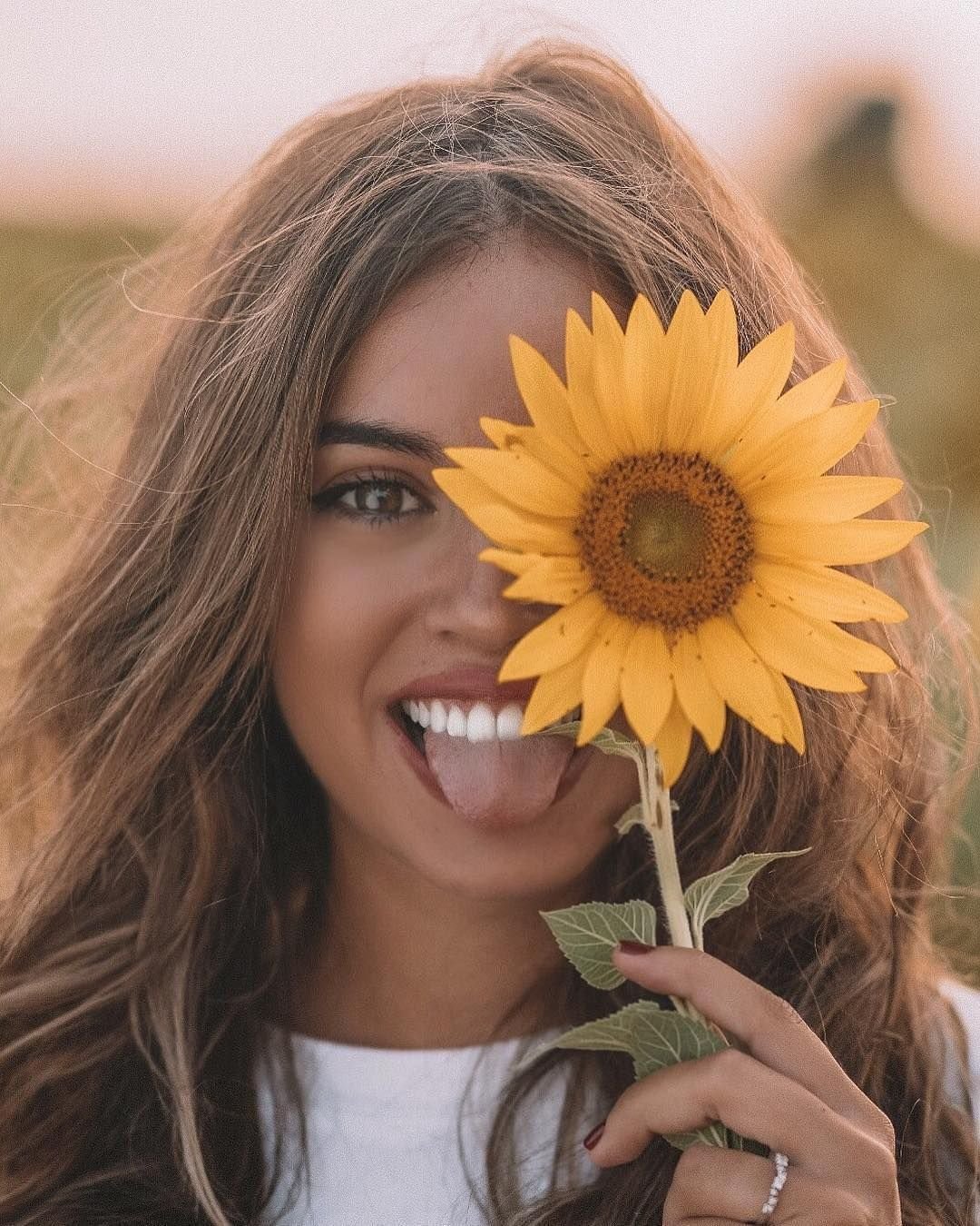 Фотосессия в подсолнухах