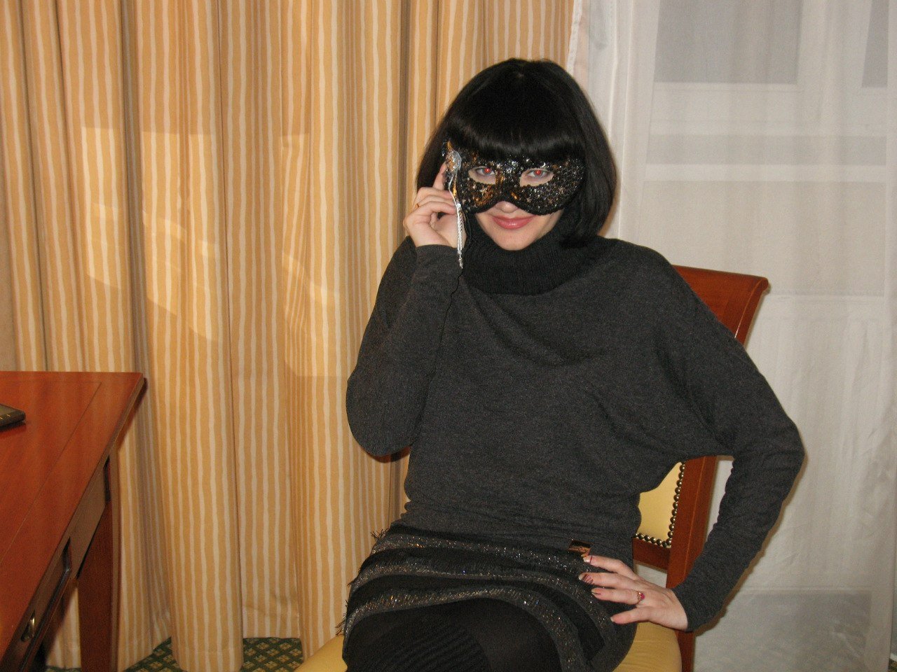 Жена маска русская