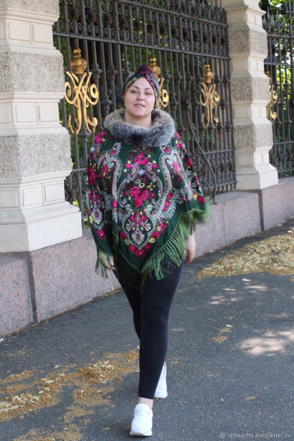 Накидка из павлопосадского платка
