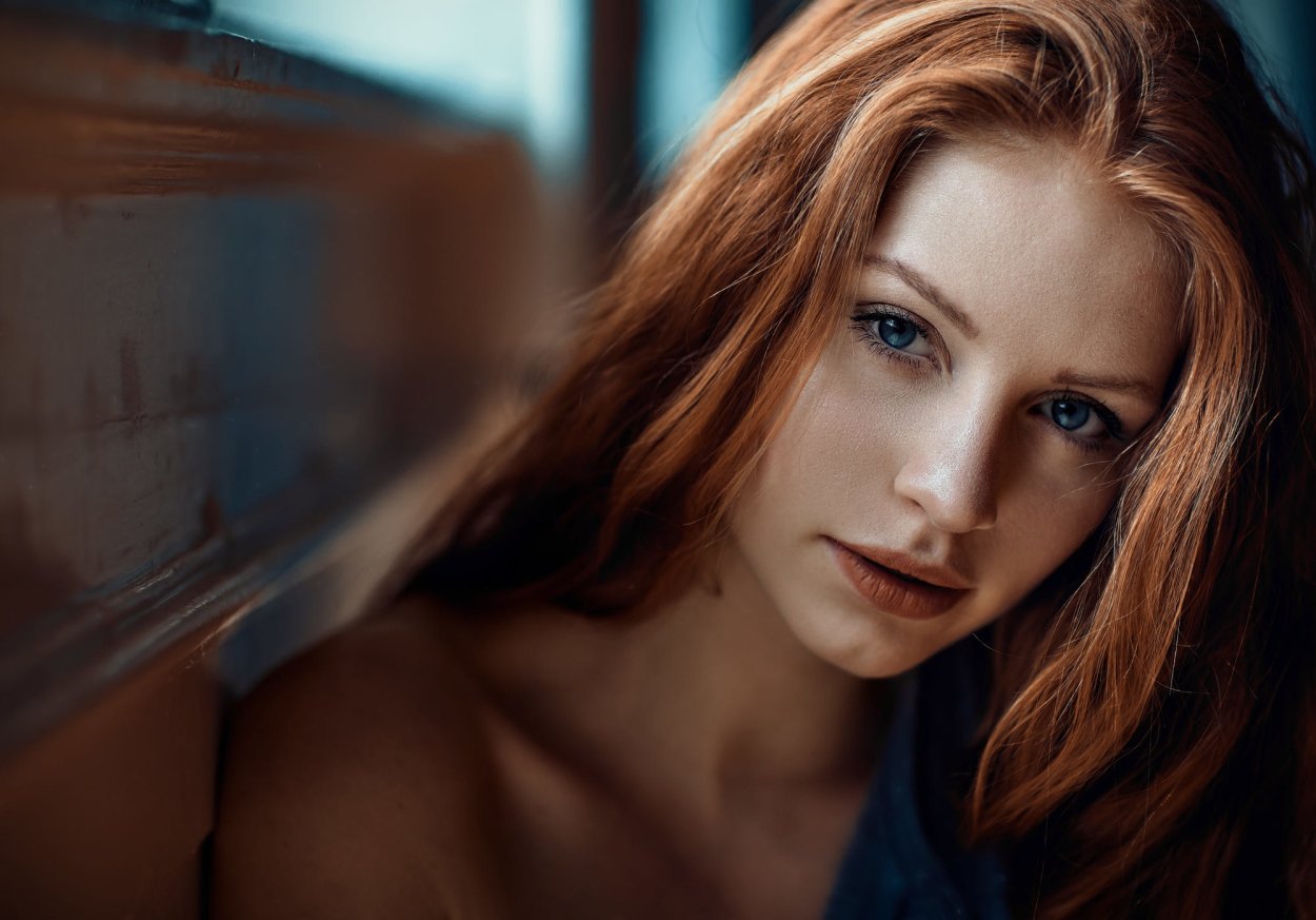 Рыжая модель