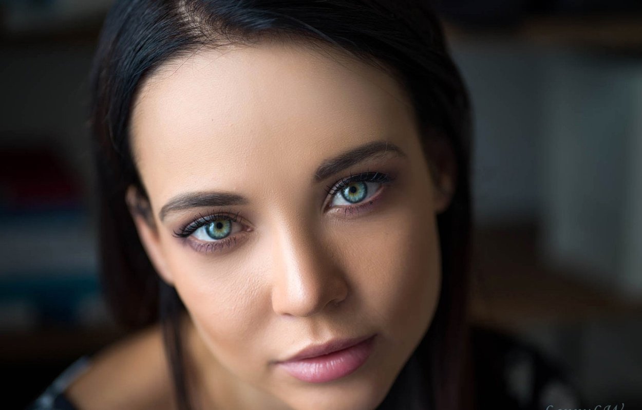 Ангелина Петрова лицо