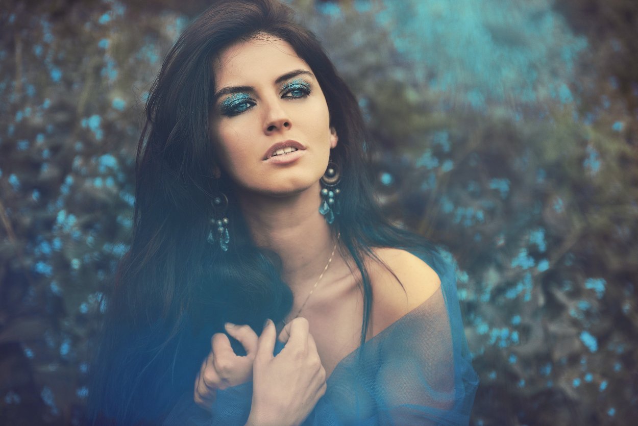 Модель Aurela Skandaj