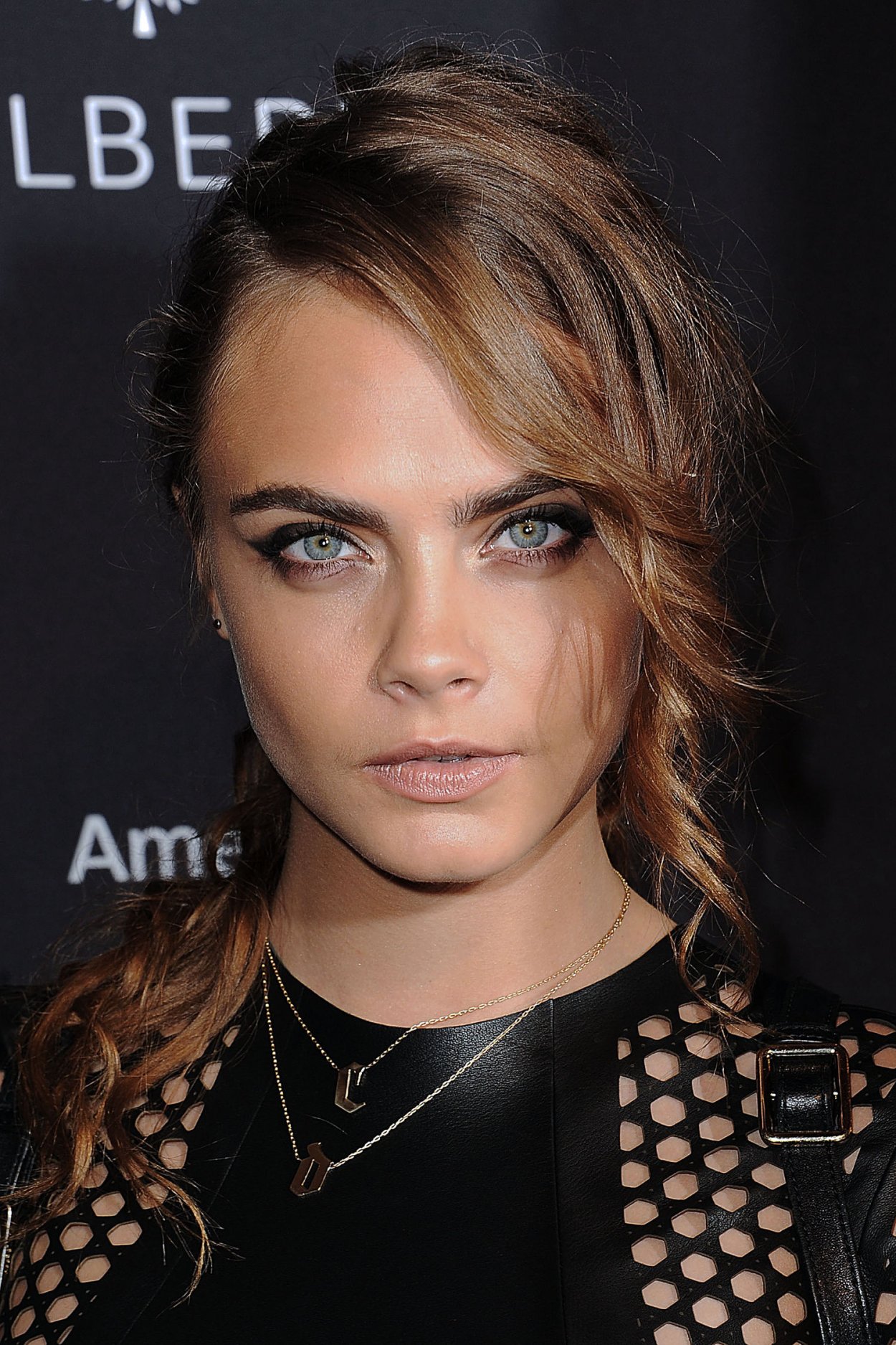 Cara Delevingne Makeup
