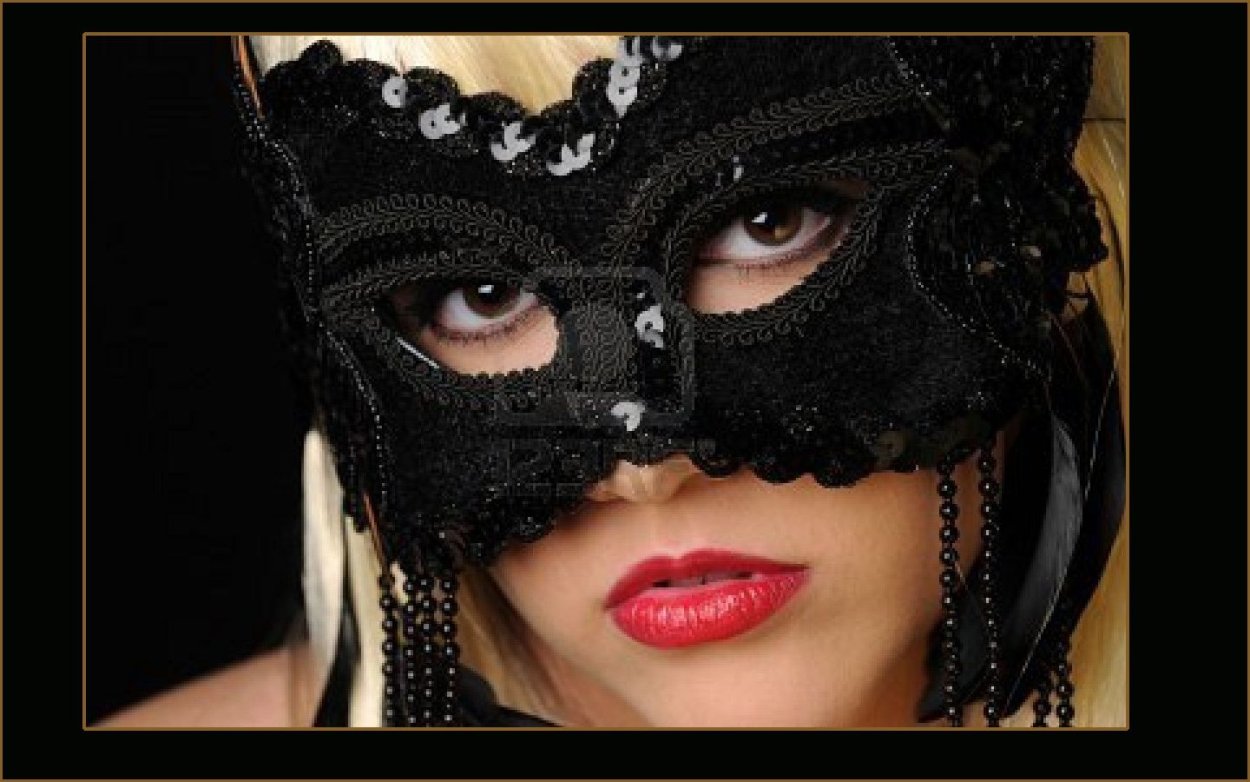 Woman in partiicle Mask