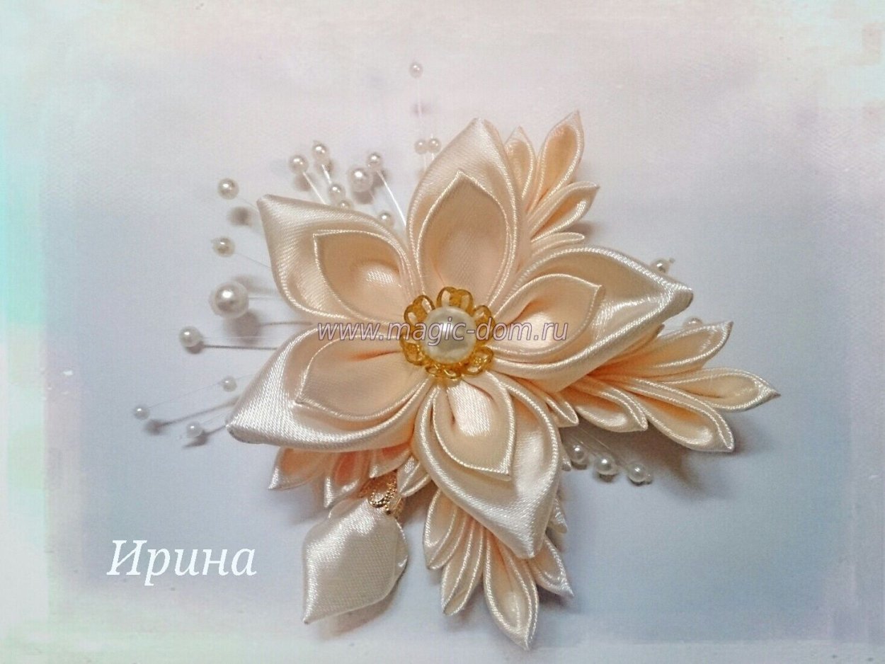 Канзаши брошь на платье