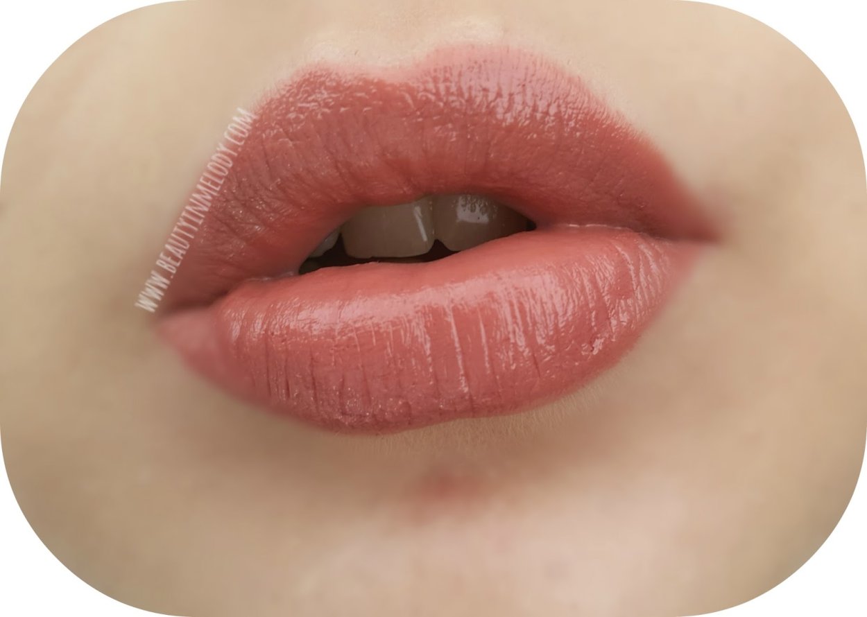 Maybelline помада 745