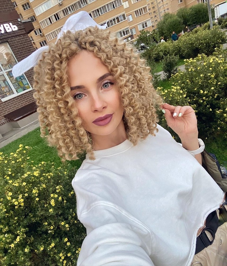 Кристина Черкасова афро кудри
