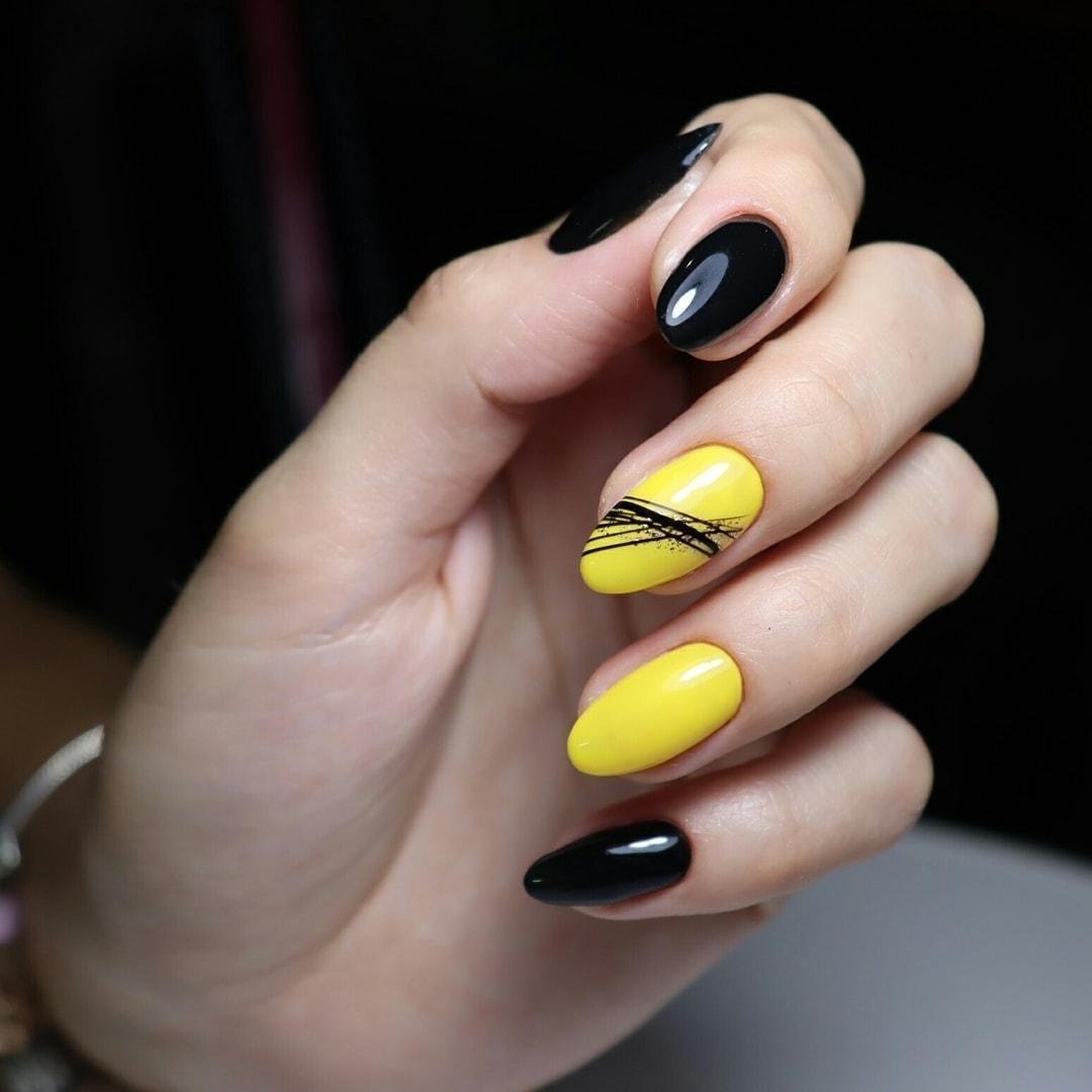 Черно желтый маникюр на короткие ногти