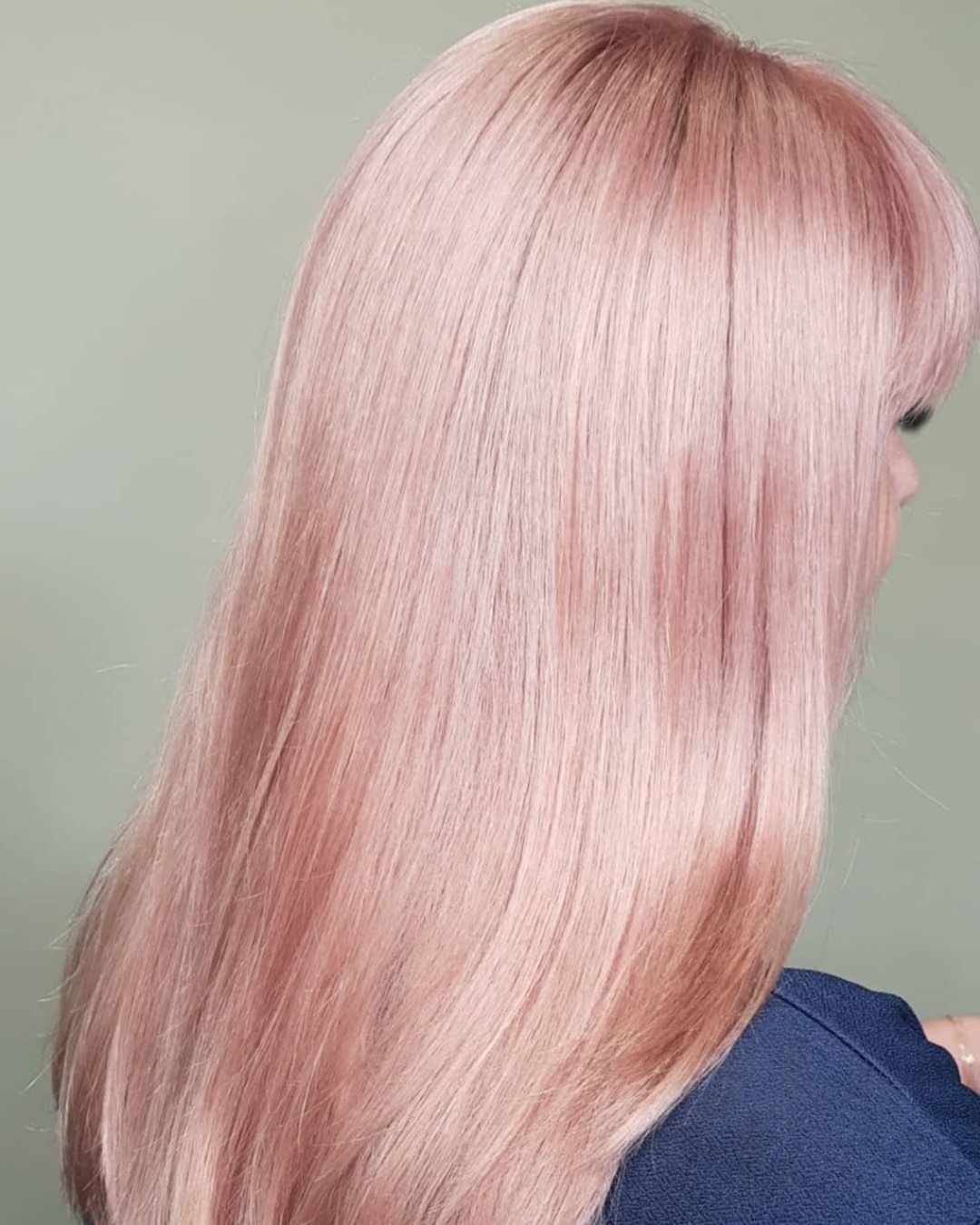 Жемчужно розовые волосы. Блондин розовый Фламинго 9/65. Эстель 9-65 розовый Фламинго. Оллин 9.65. Жемчужно розовый блонд Эстель.