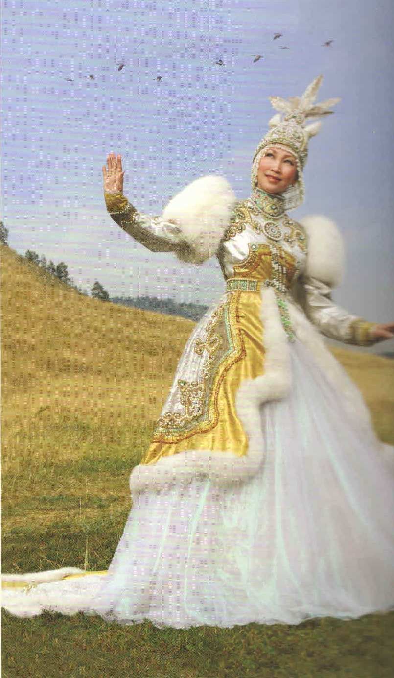 Якутские платья халадай современные