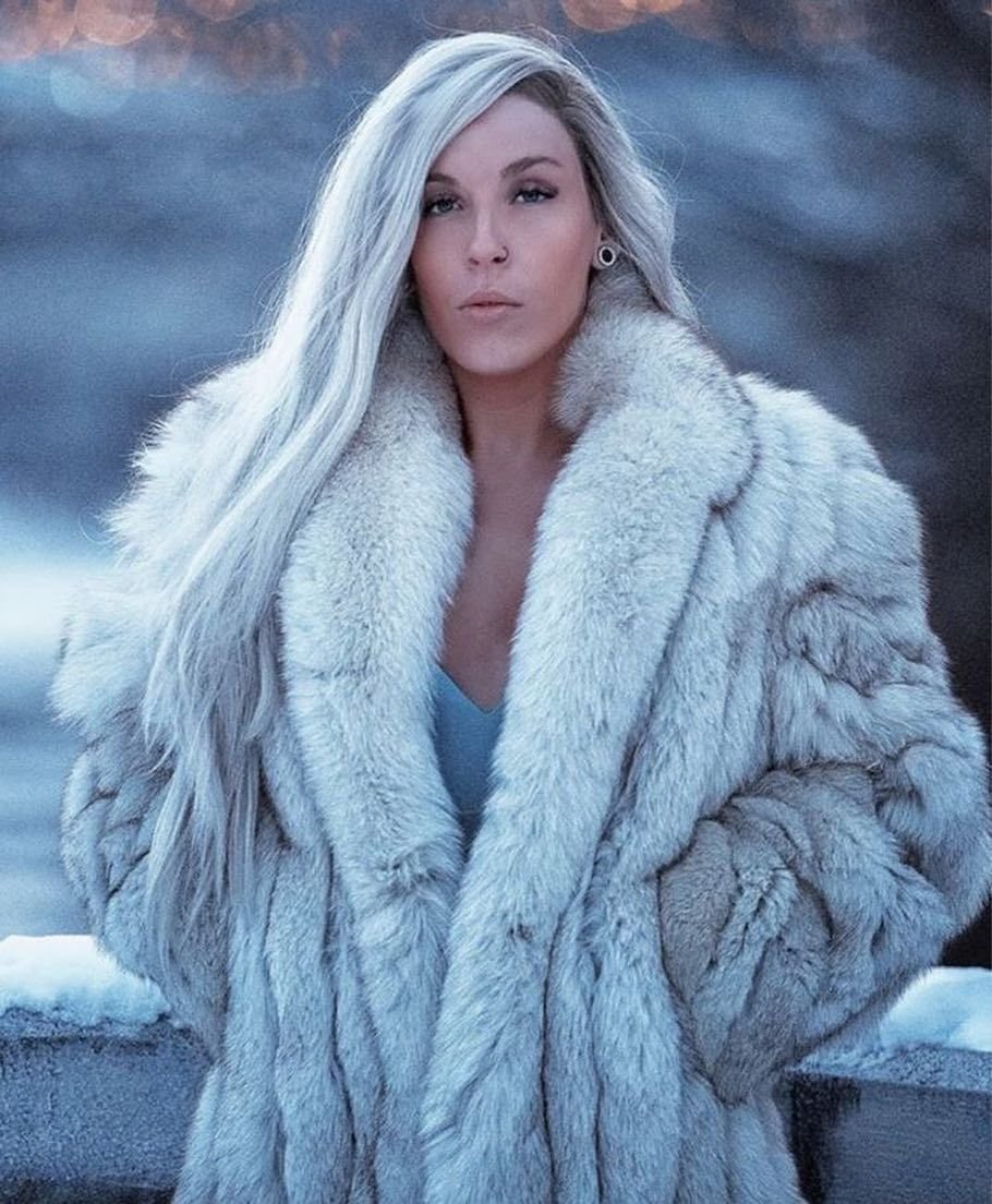 Даниелла Димитровска fur Coat
