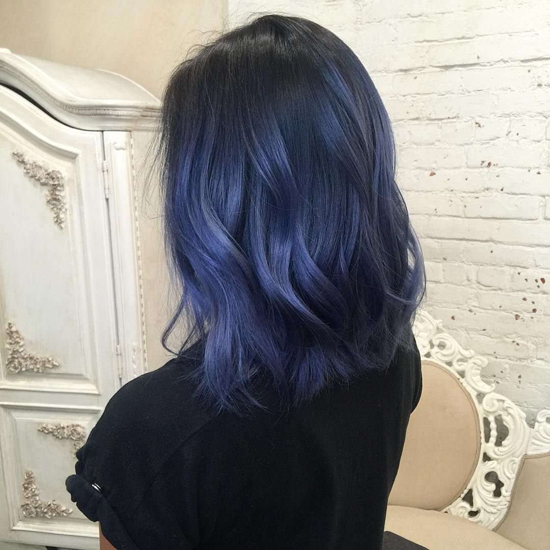 Темный синий цвет волос