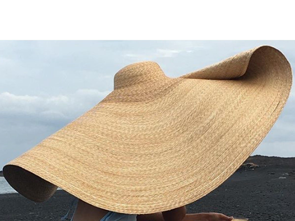 Панама Jacquemus бежевая с чем одевать