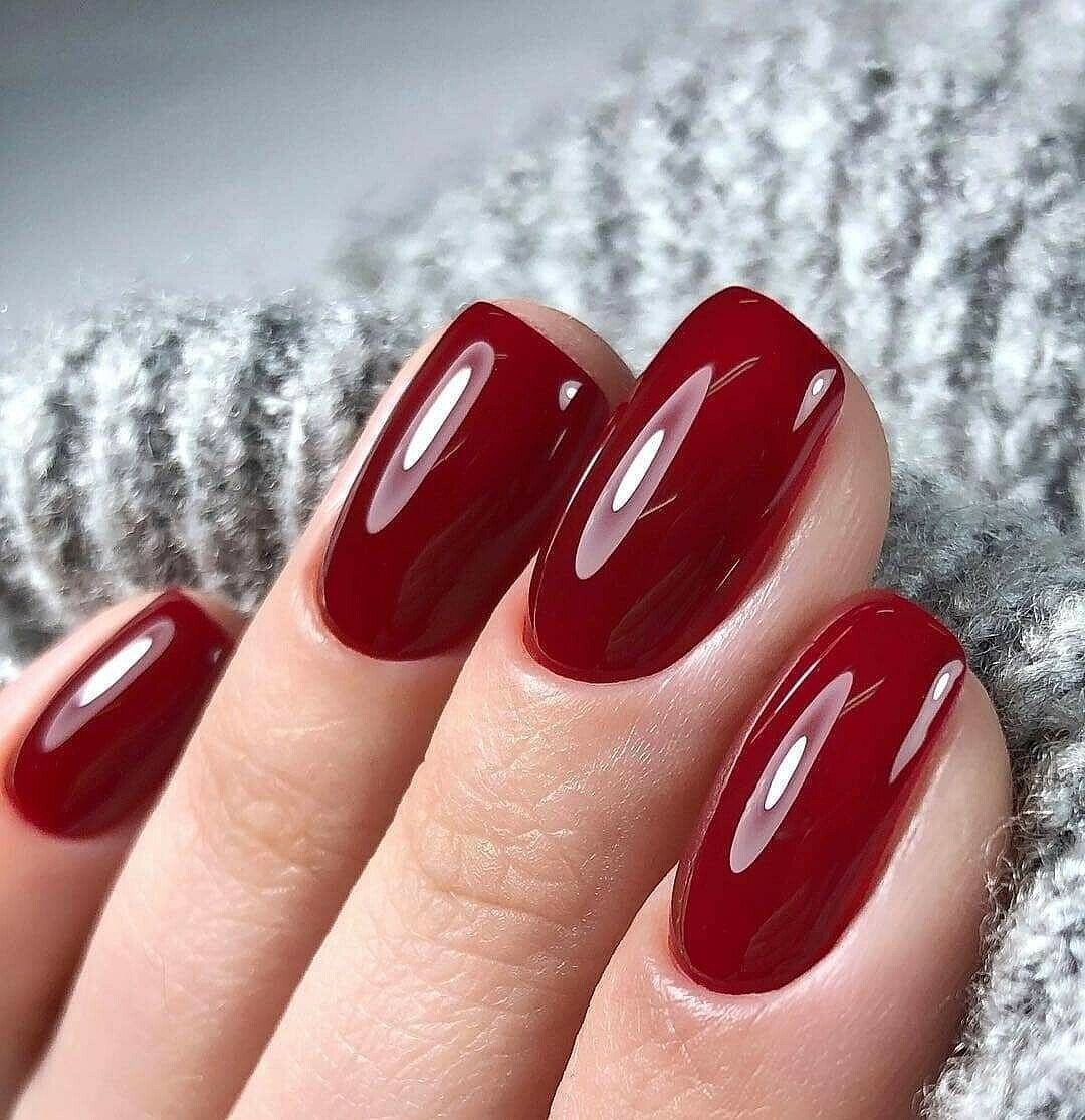 Классический красный маникюр