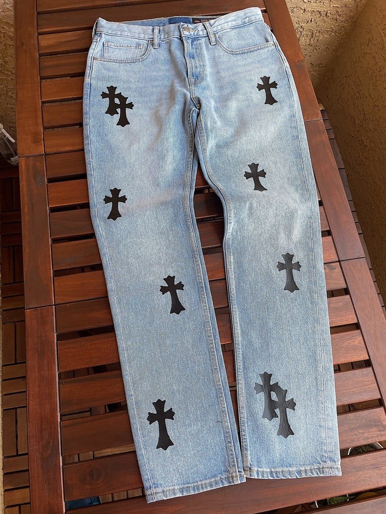 Женские джинсы с крестами