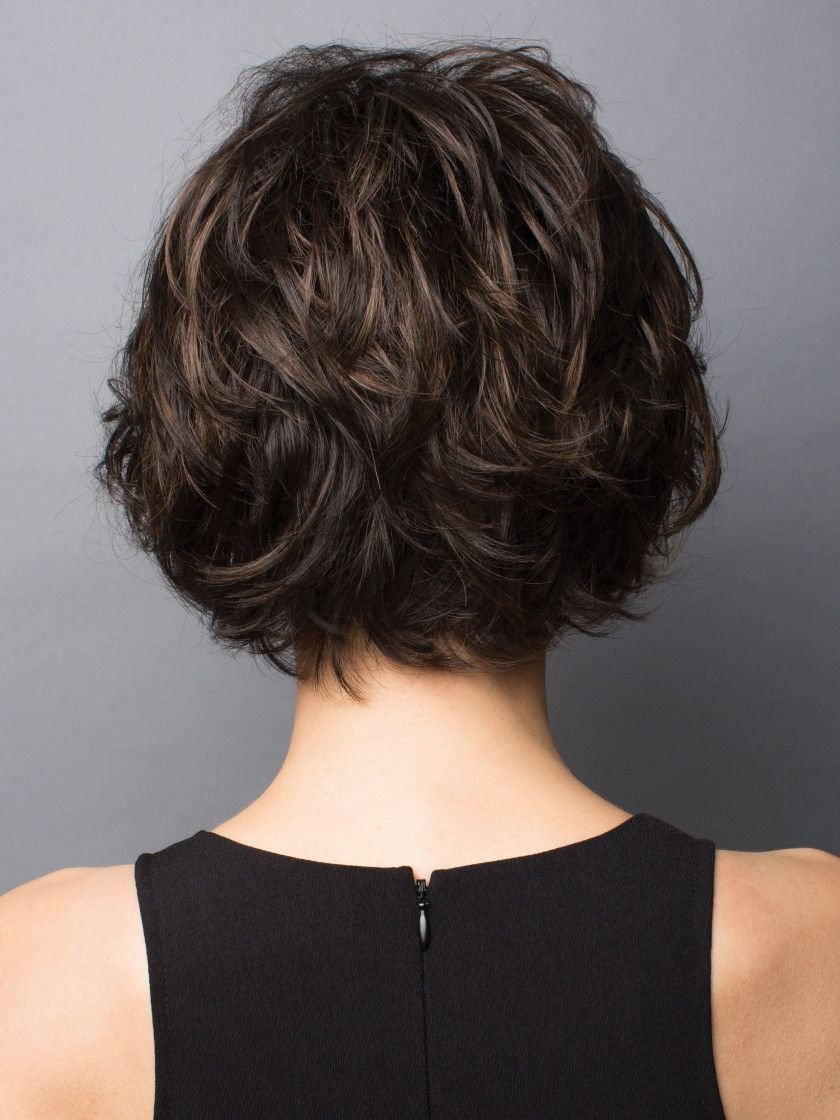 Стрижка layered short Bob