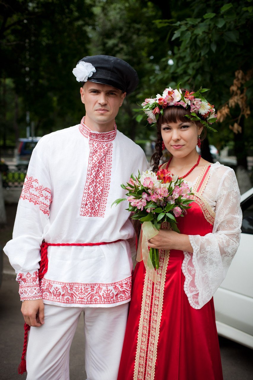 Старинный русский свадебный костюм