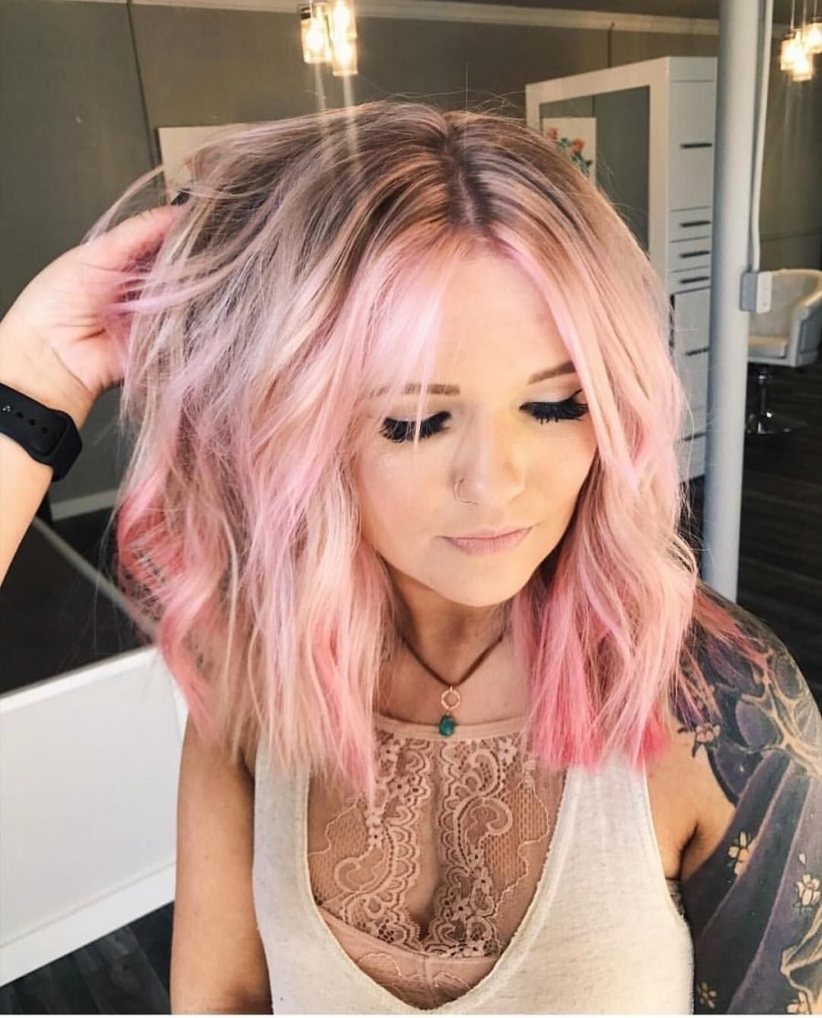Avril Lavigne с зелеными волосами