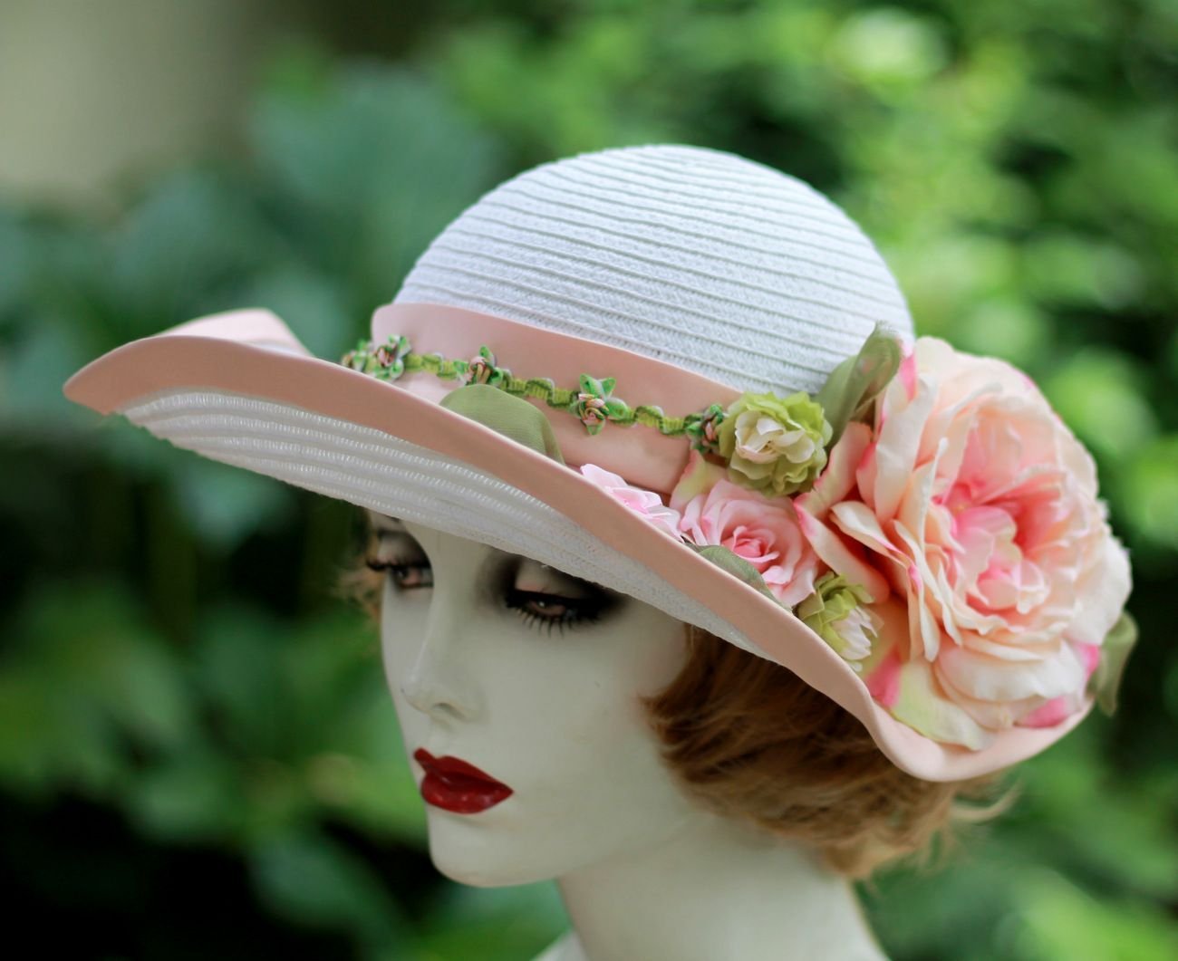Шляпа растение. Шляпка Боннет. Шляпки Филиппа Трейси. Украсить шляпку цветами. Шляпа с цветами.