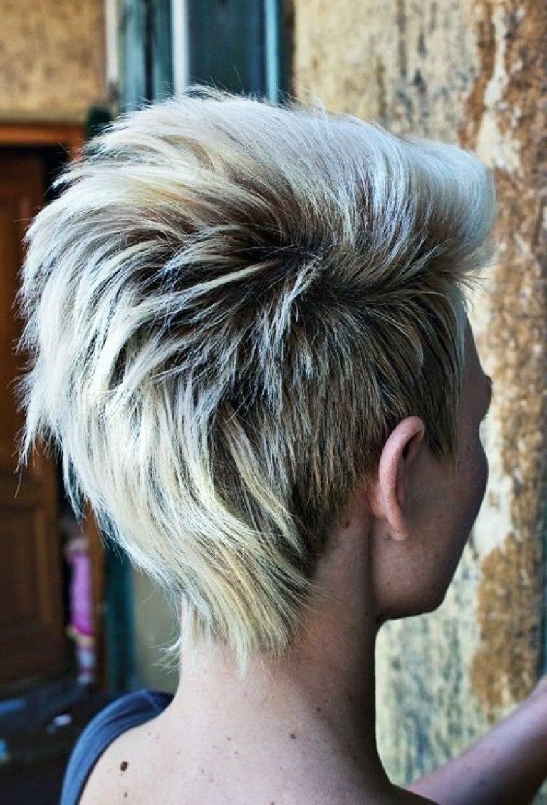 Кимберли Колдуэлл стрижка короткая