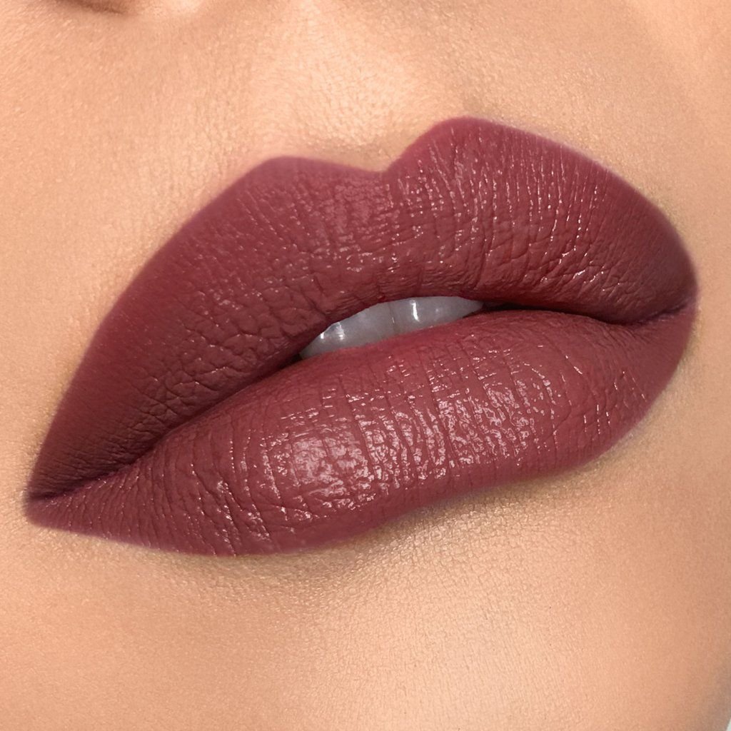 Оттенок Mauve помады
