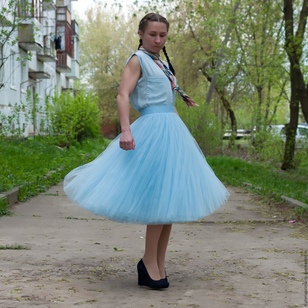Голубая фатиновая юбка