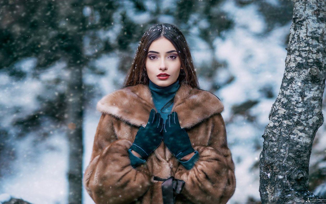 Анна Кучук в шубе