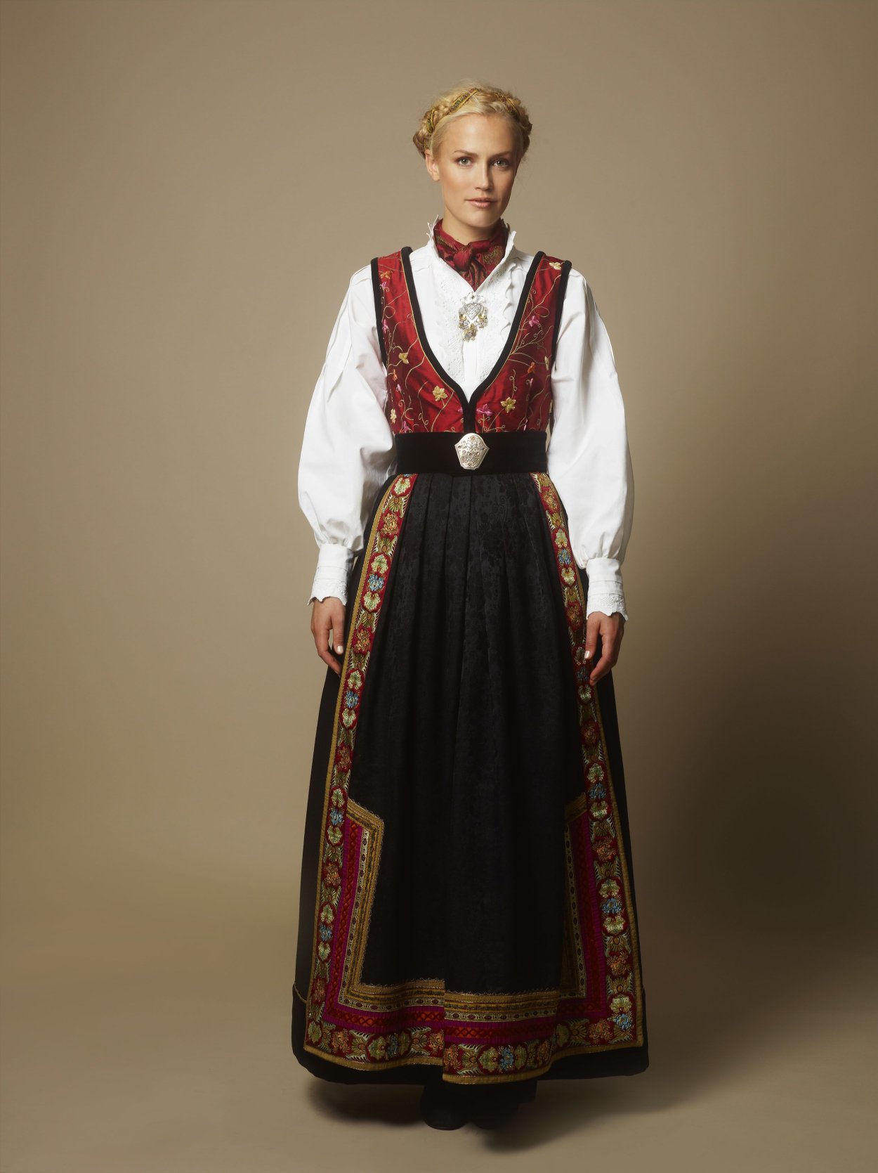 Языческие костюмы