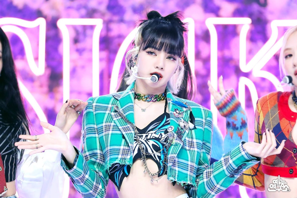 Лиса из BLACKPINK pretty Savage