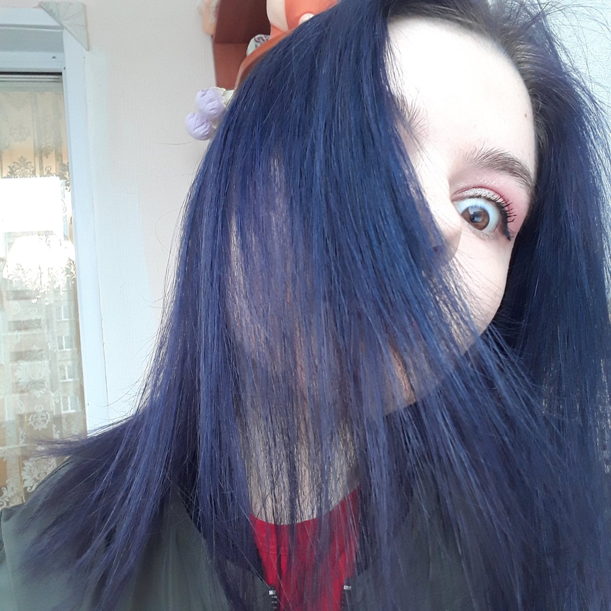 Синий тоник на темные волосы