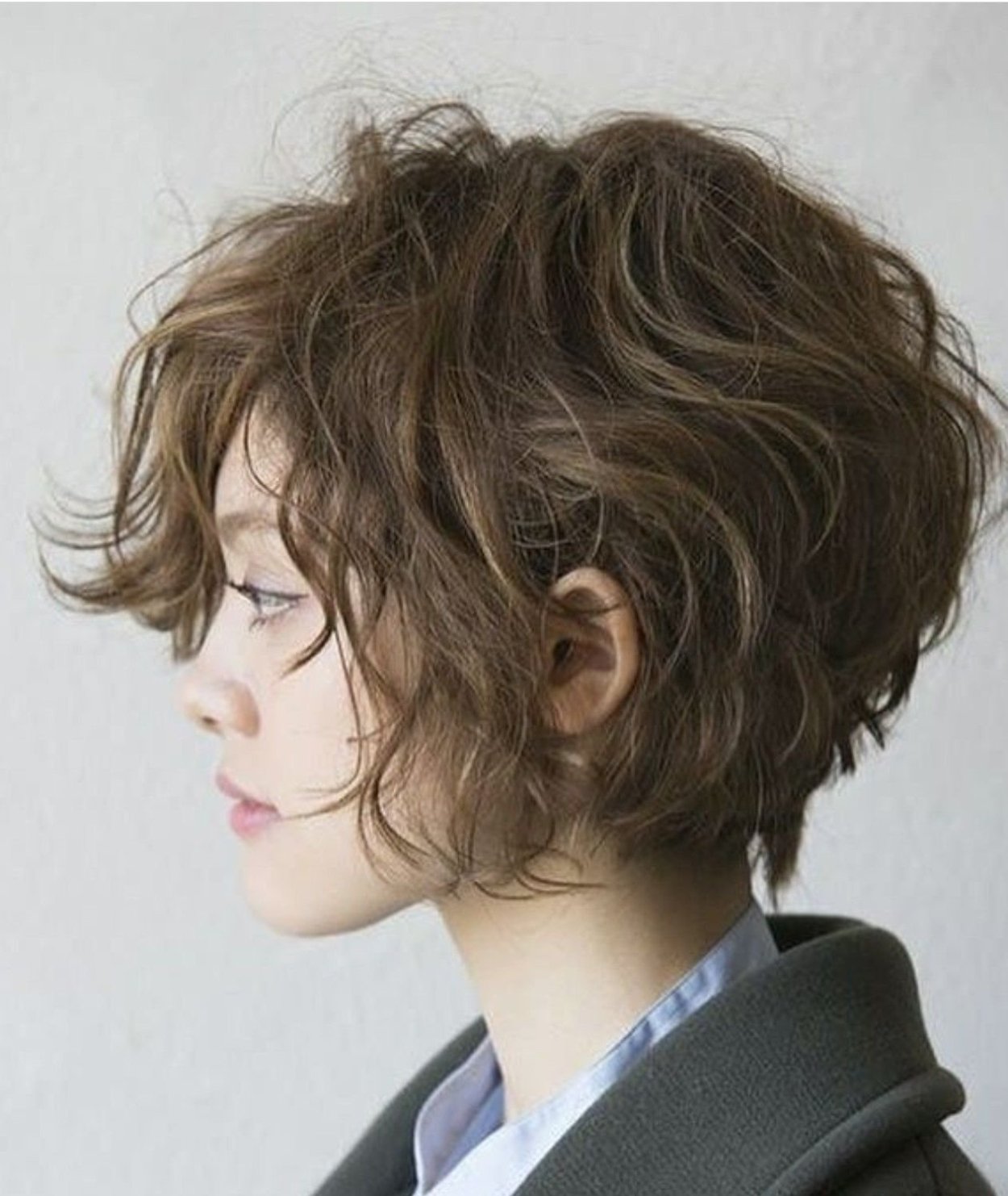 Curly Bob модель