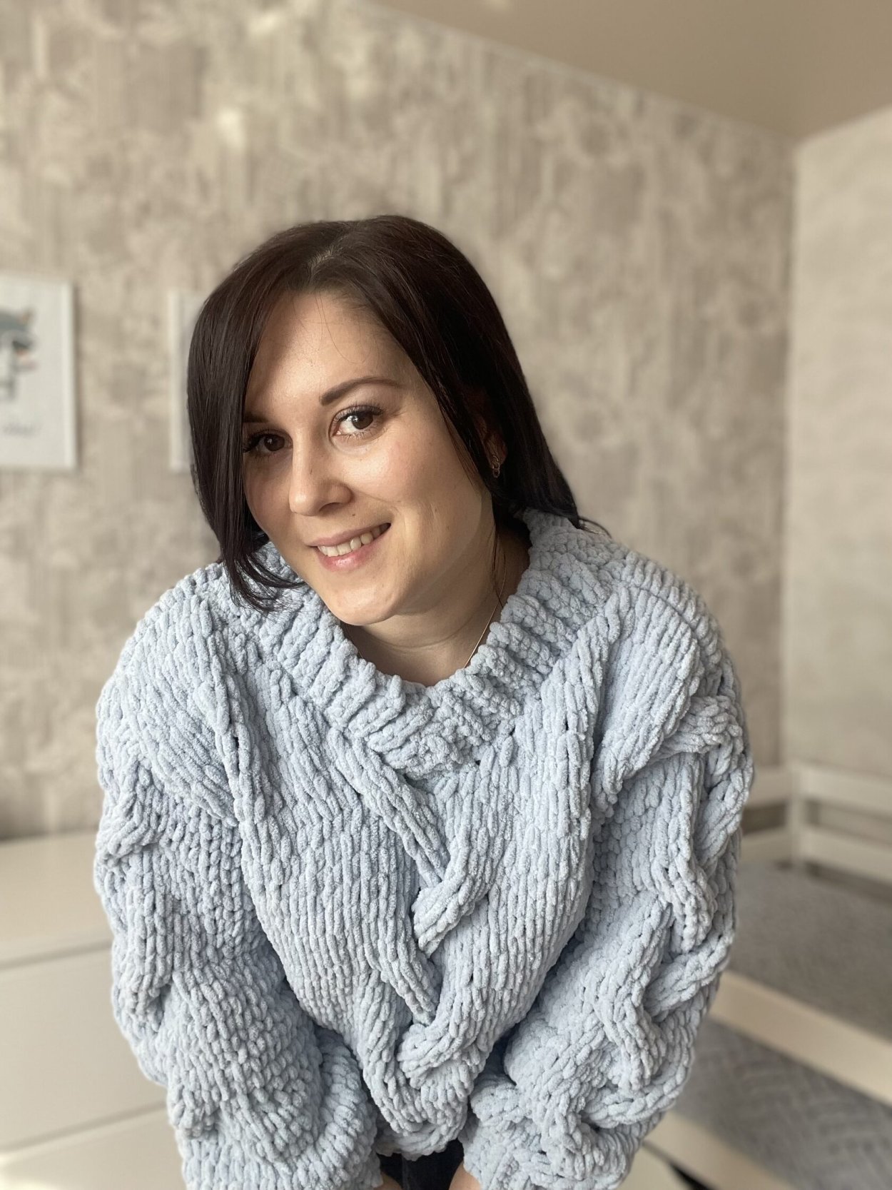 Свитер из бархатной пряжи