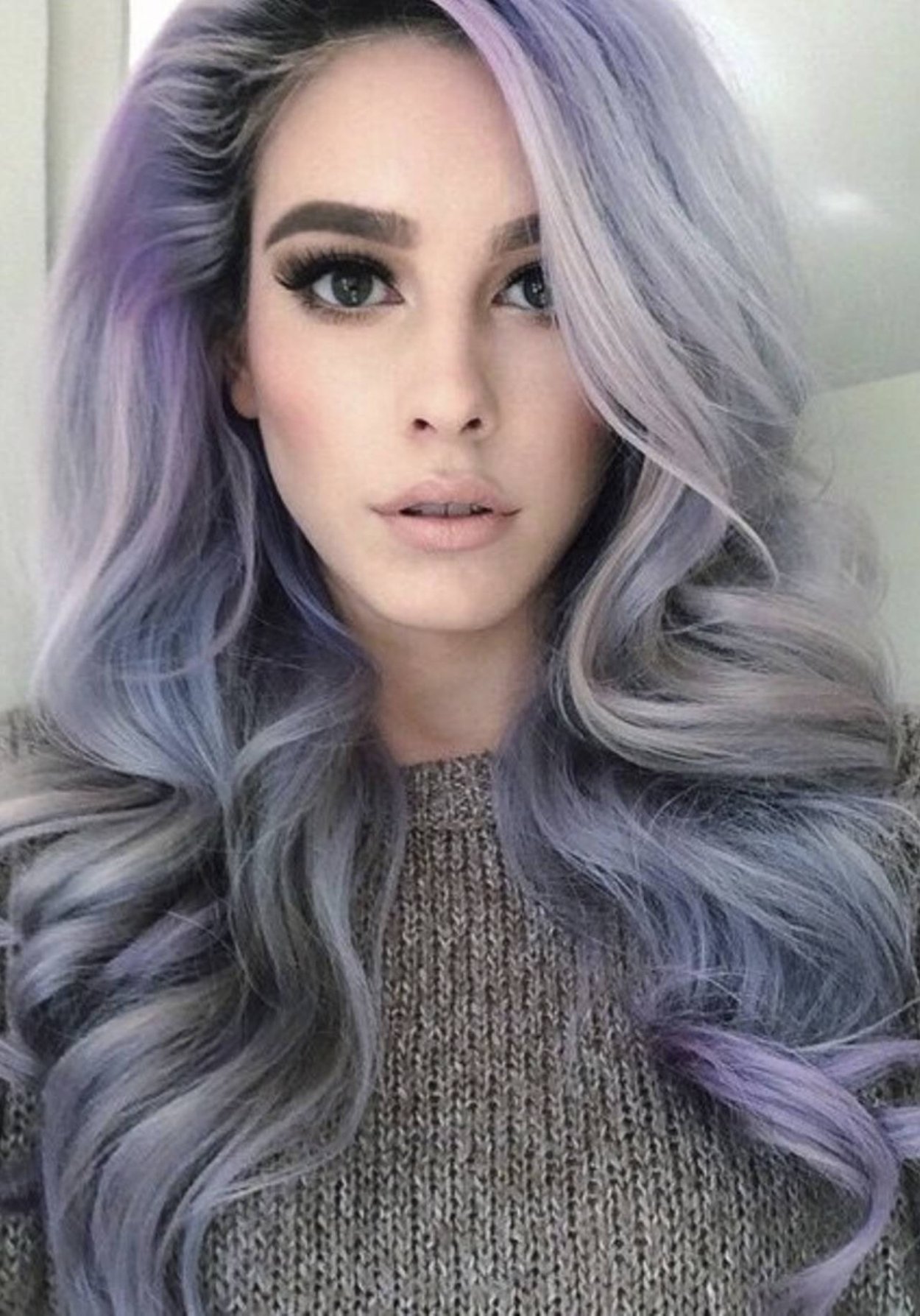 Lauren Calaway серые волосы