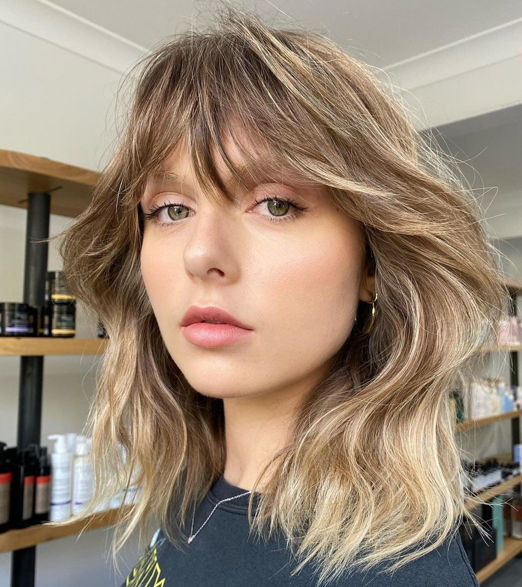 Medium Curtain Bangs Hairstyle