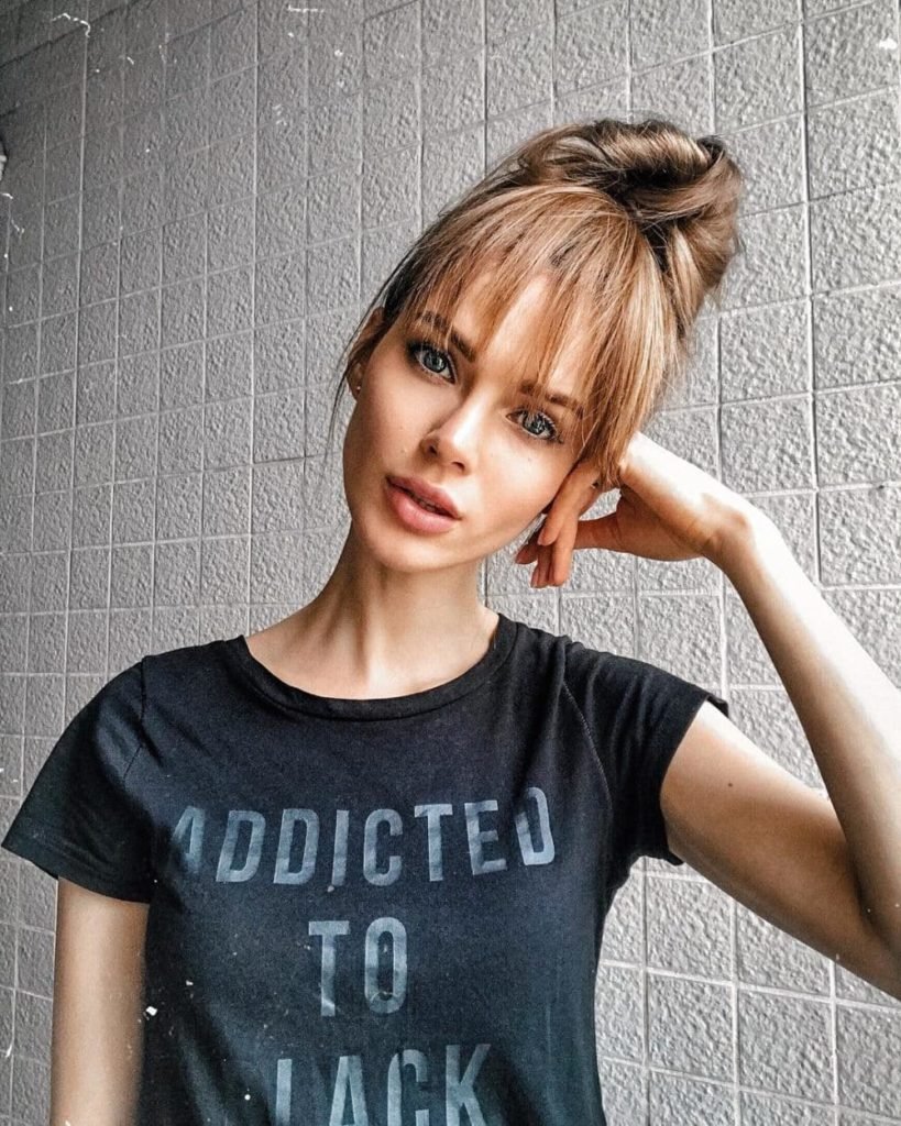 Алекса Чанг стрижка