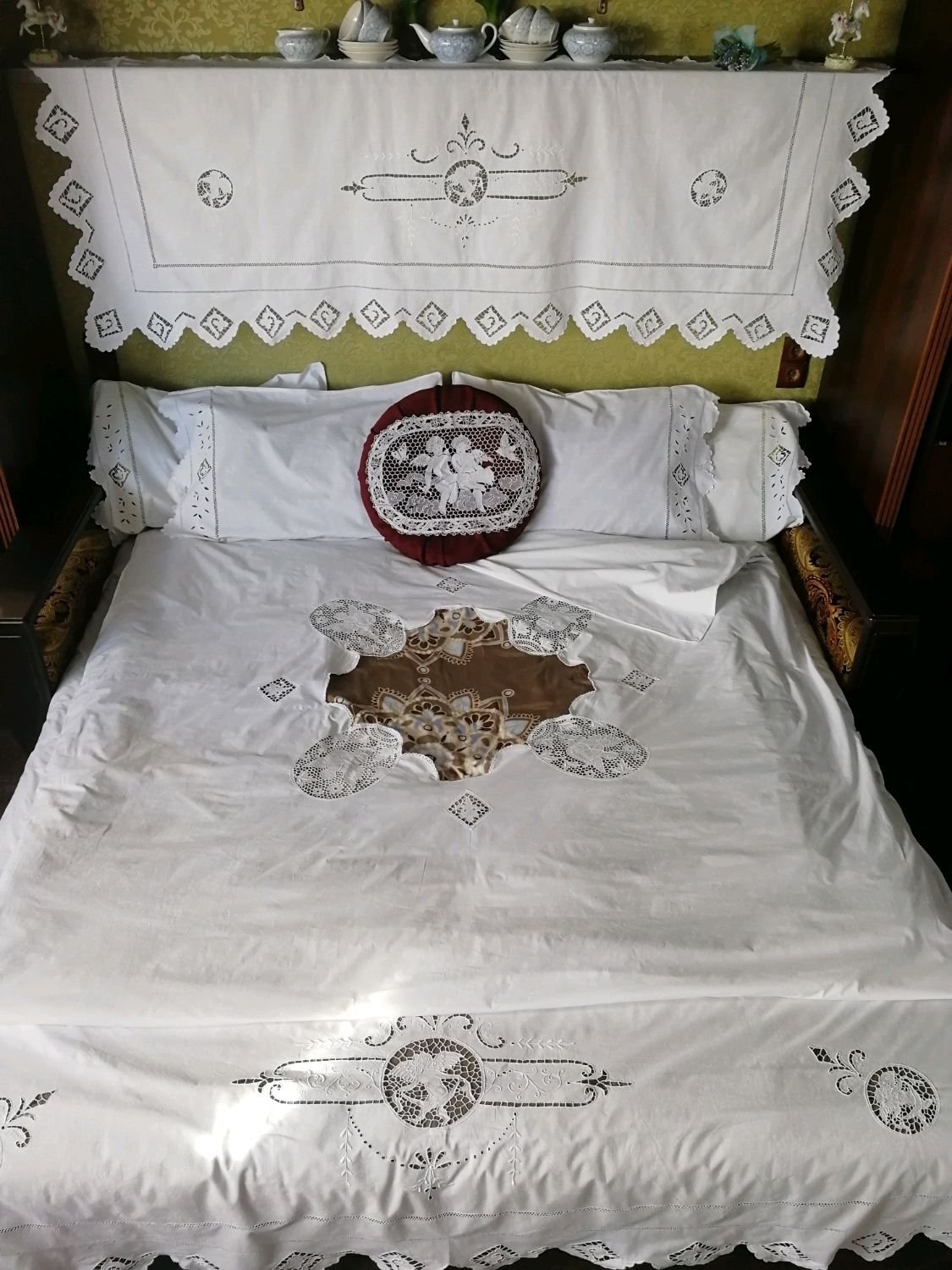 Старинное постельное белье